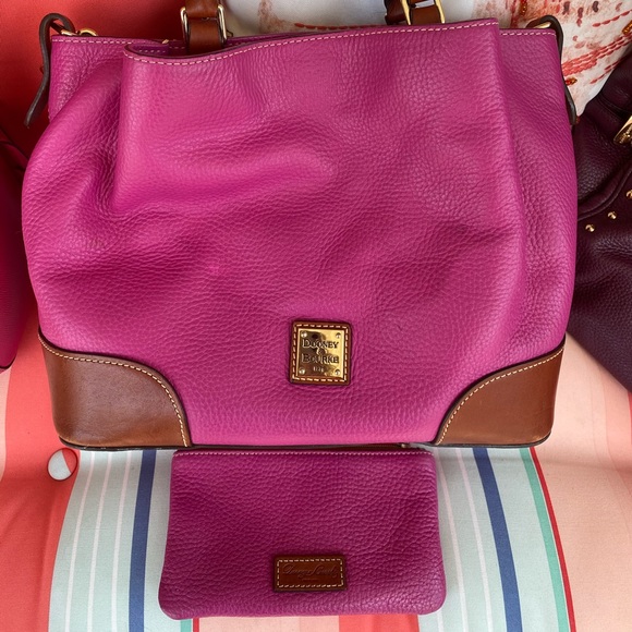 AUTHENTIC MINT CONDITION DOONEY & BOURKE HOT PINK - Picture 1 of 2